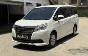 Toyota Noah 2017 White