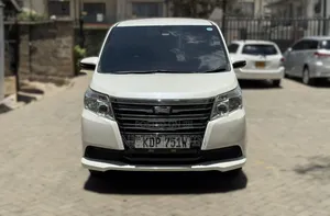 Toyota Noah 2017 White
