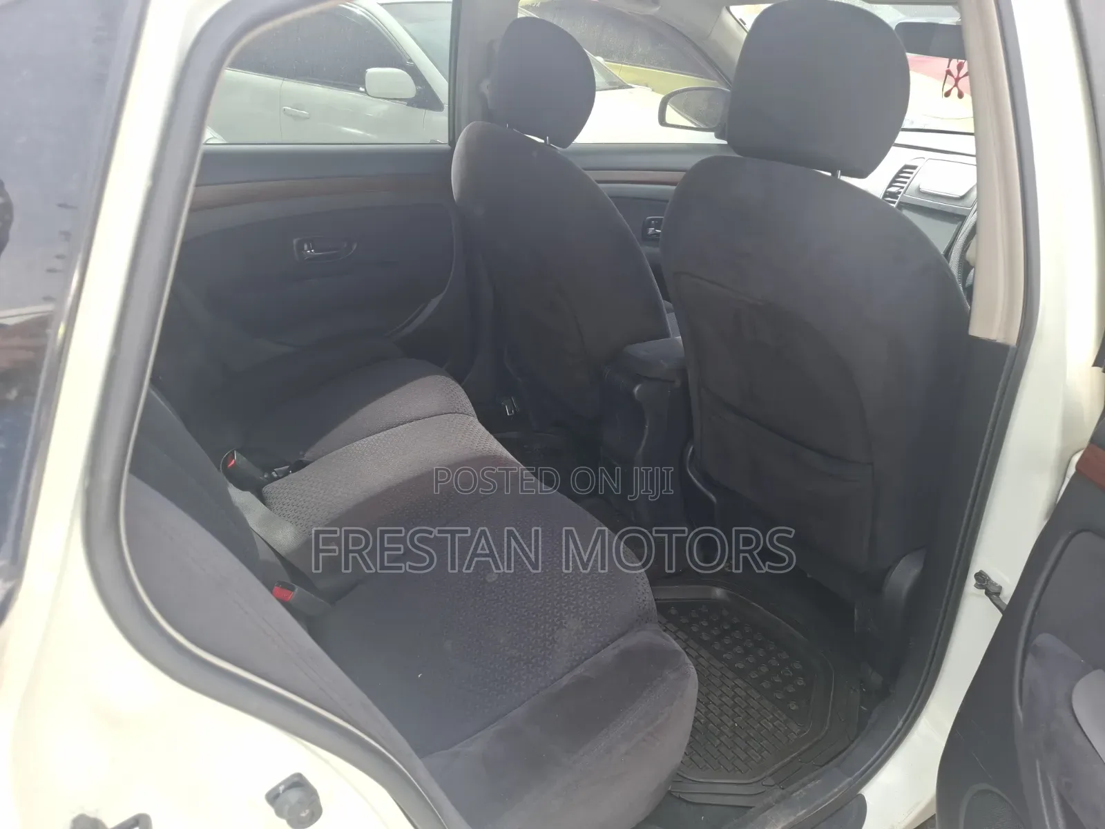 Nissan Bluebird 2012 White