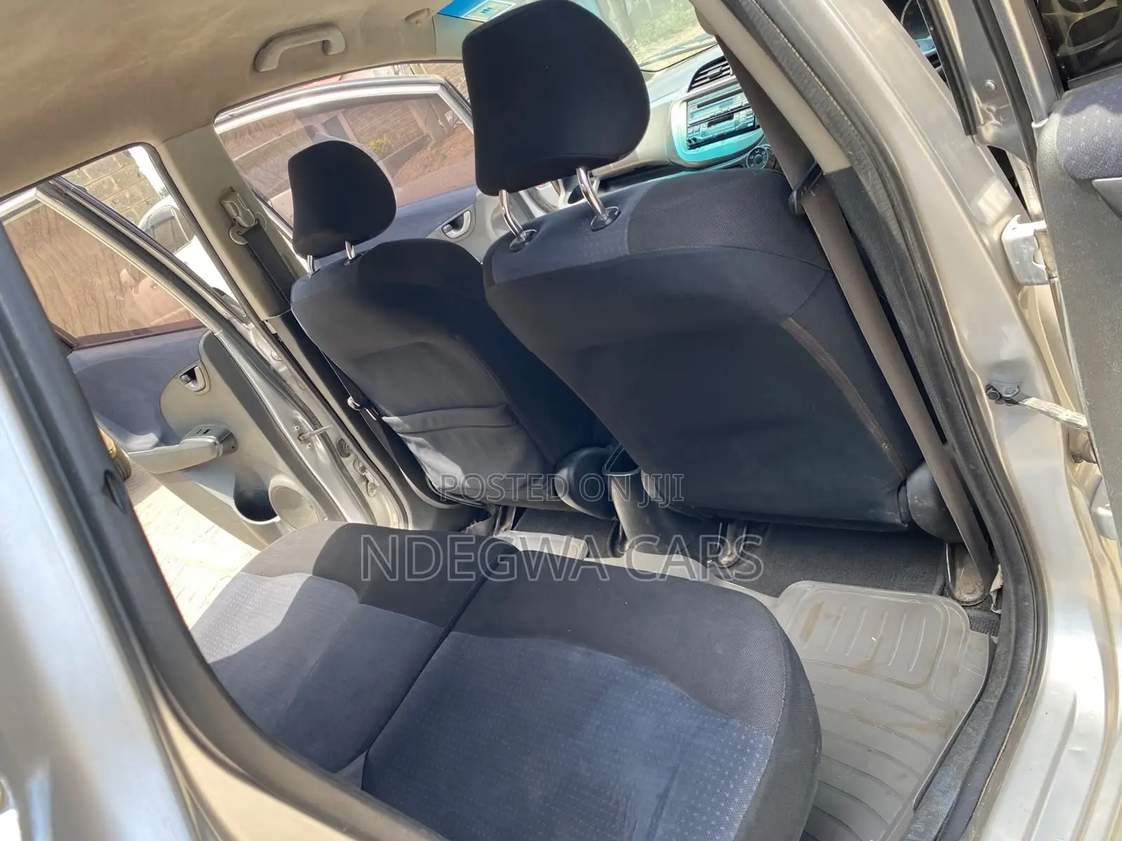 Honda Fit Automatic 2011 Silver