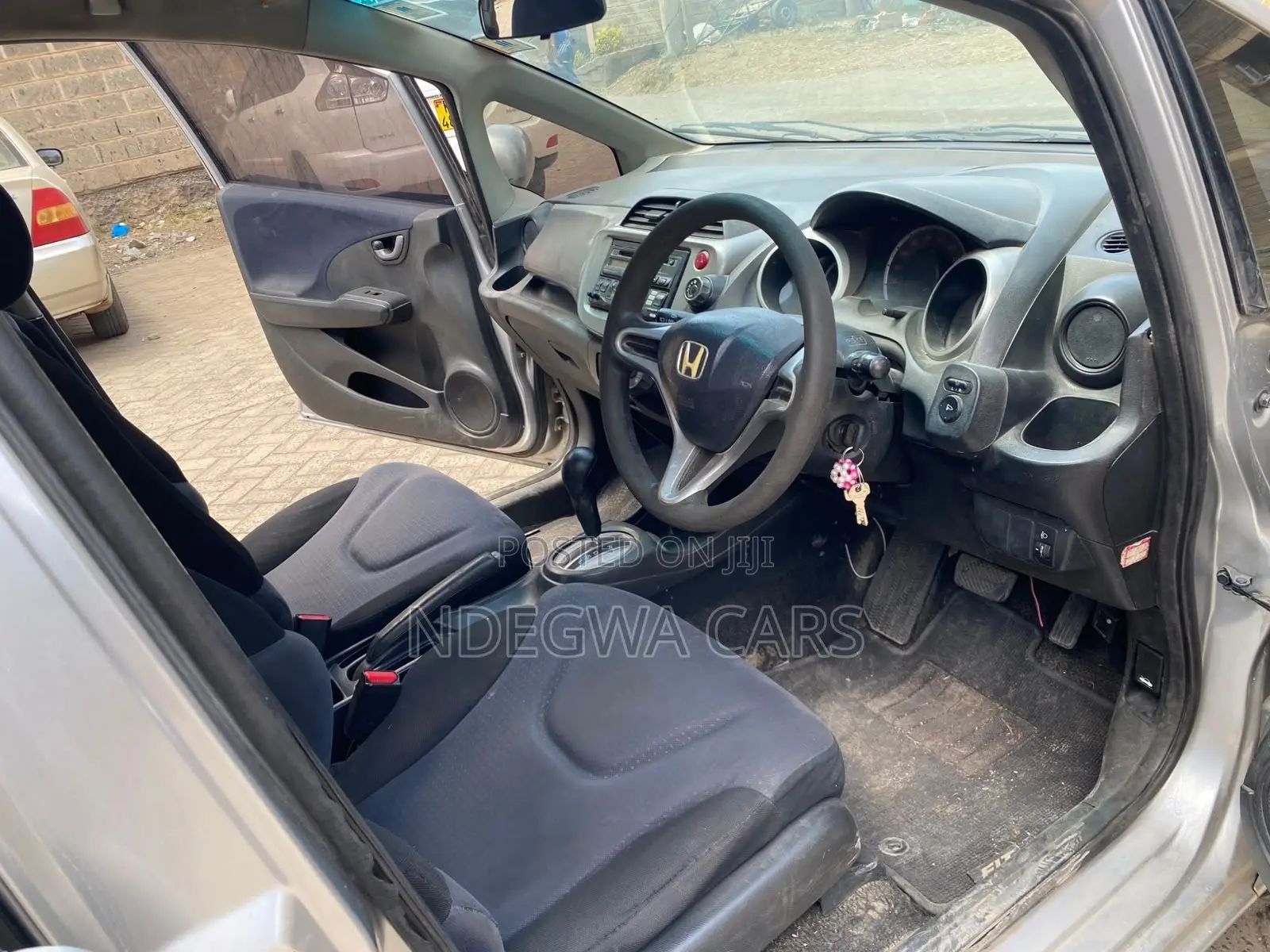Honda Fit Automatic 2011 Silver