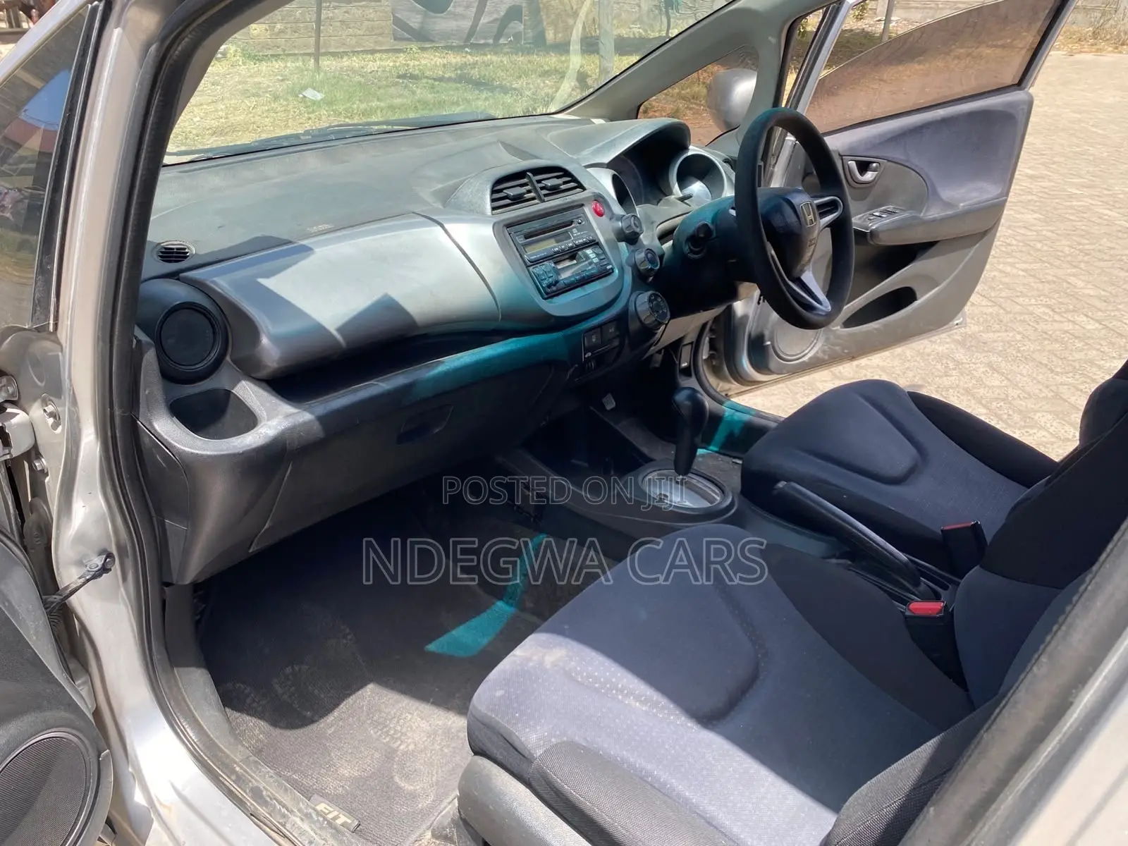 Honda Fit Automatic 2011 Silver