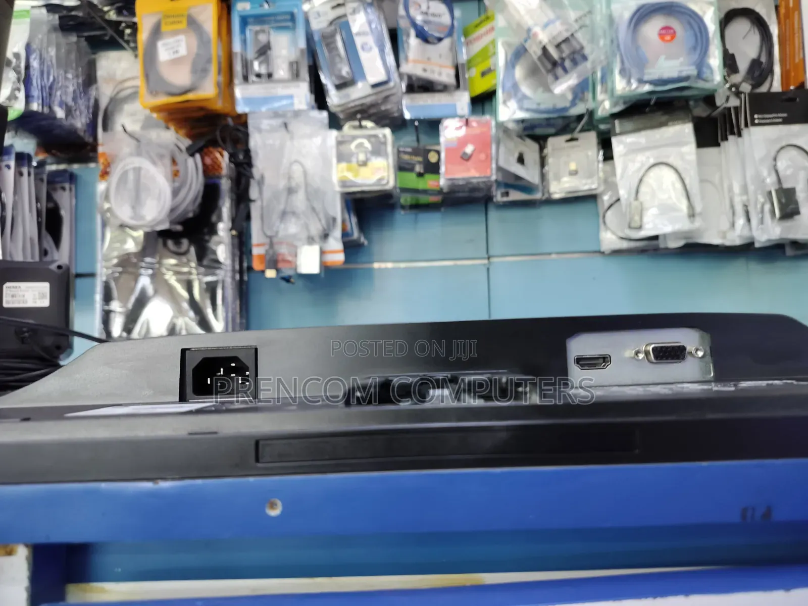 HP 22 Inches Wide