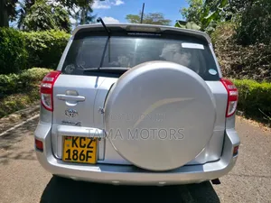 Toyota RAV4 2012 Silver