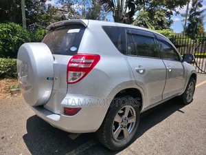 Toyota RAV4 2012 Silver