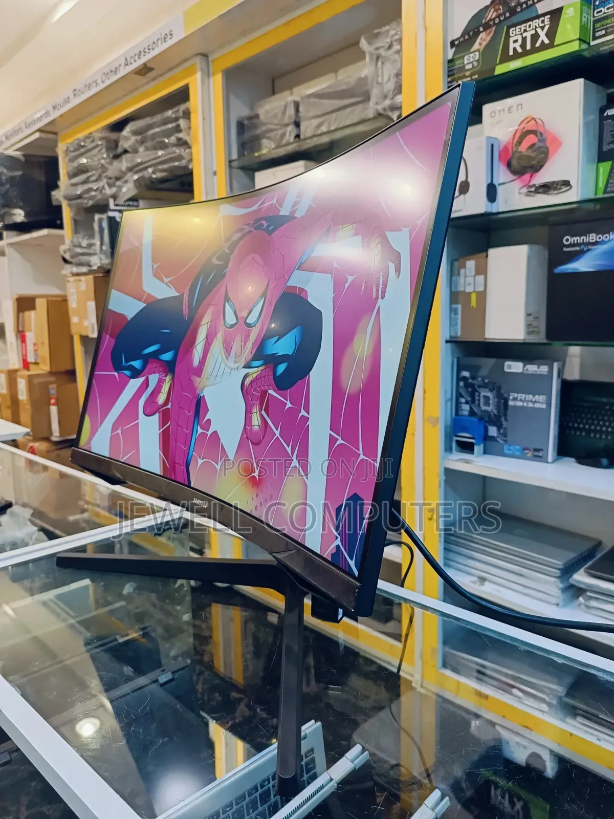 Samsung 27 Inch Odyssey G5 QHD 2K 165Hz 1ms Curved Monitor