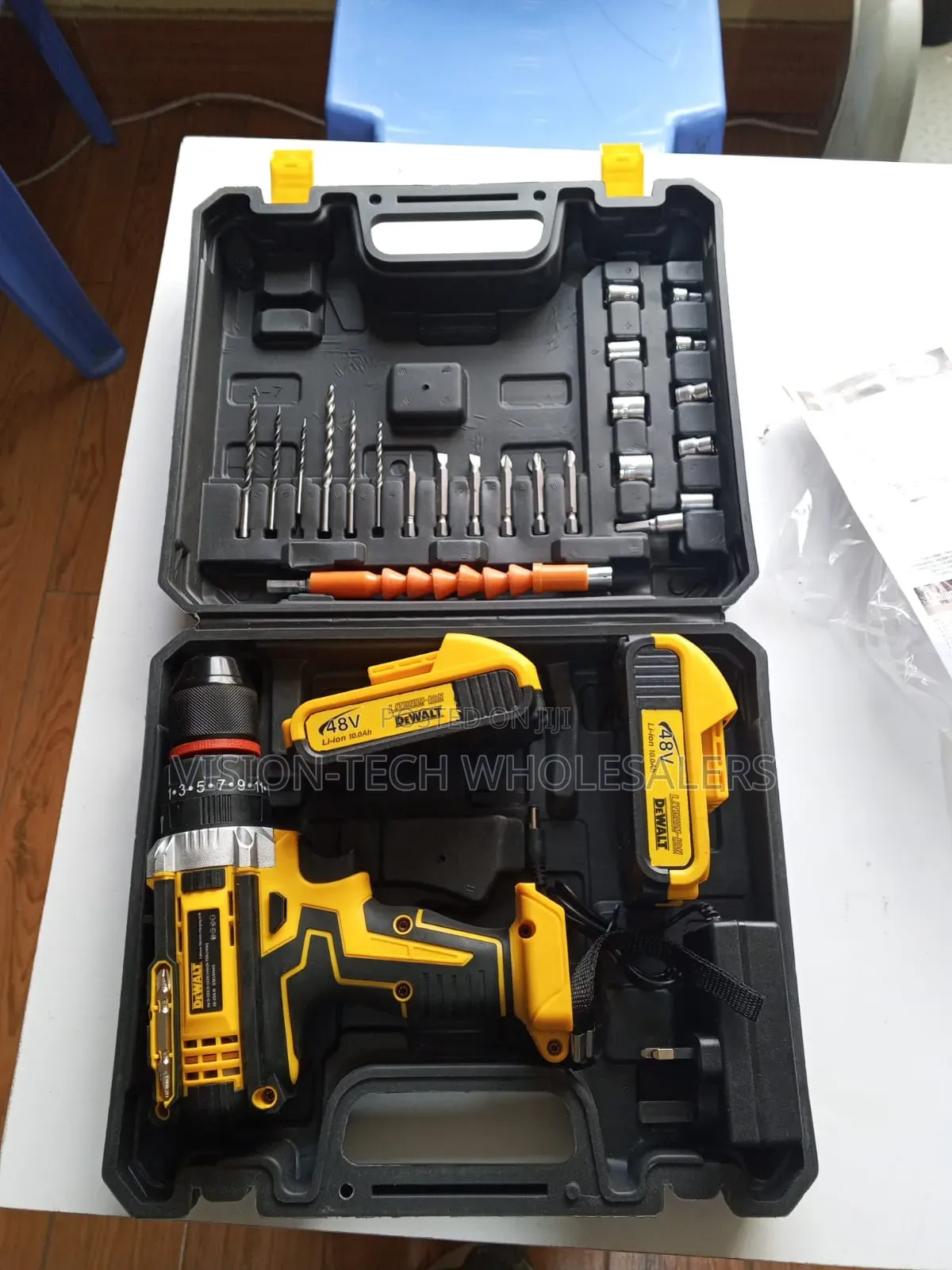 DeWalt Cordless Drill * ,;:"