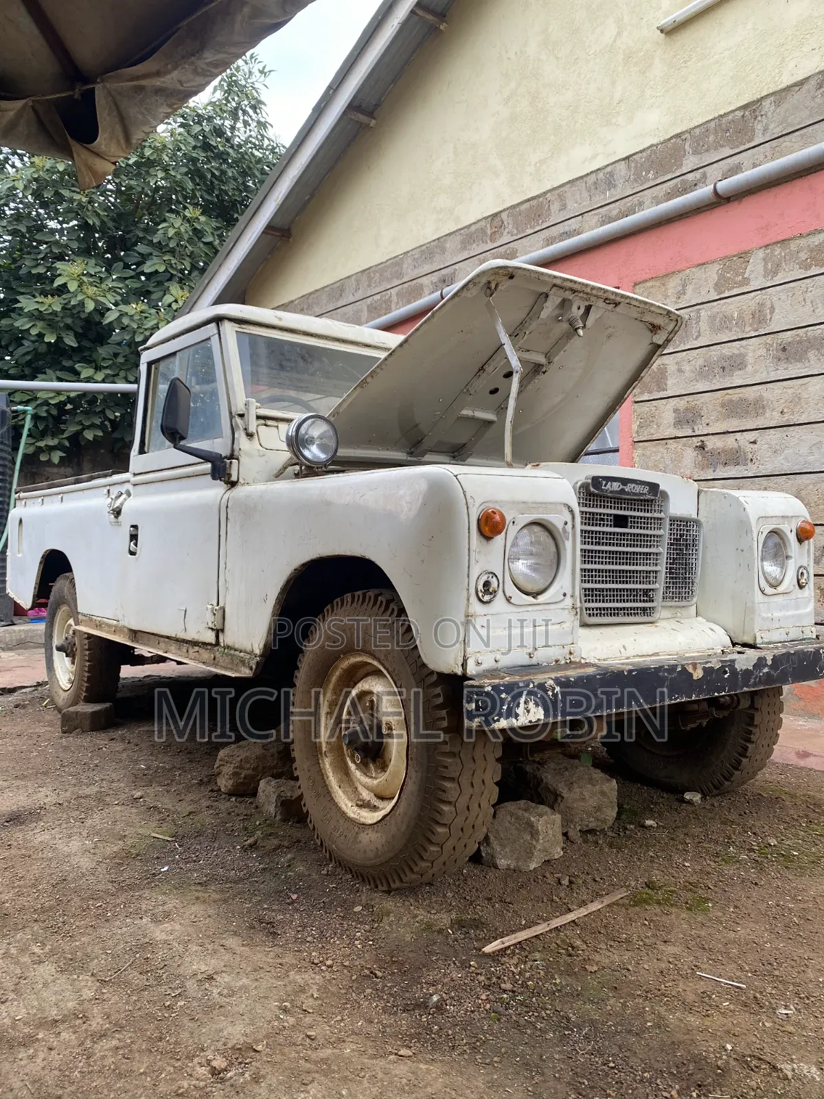 Land Rover Defender 1972 White
