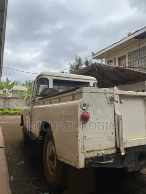 Land Rover Defender 1972 White