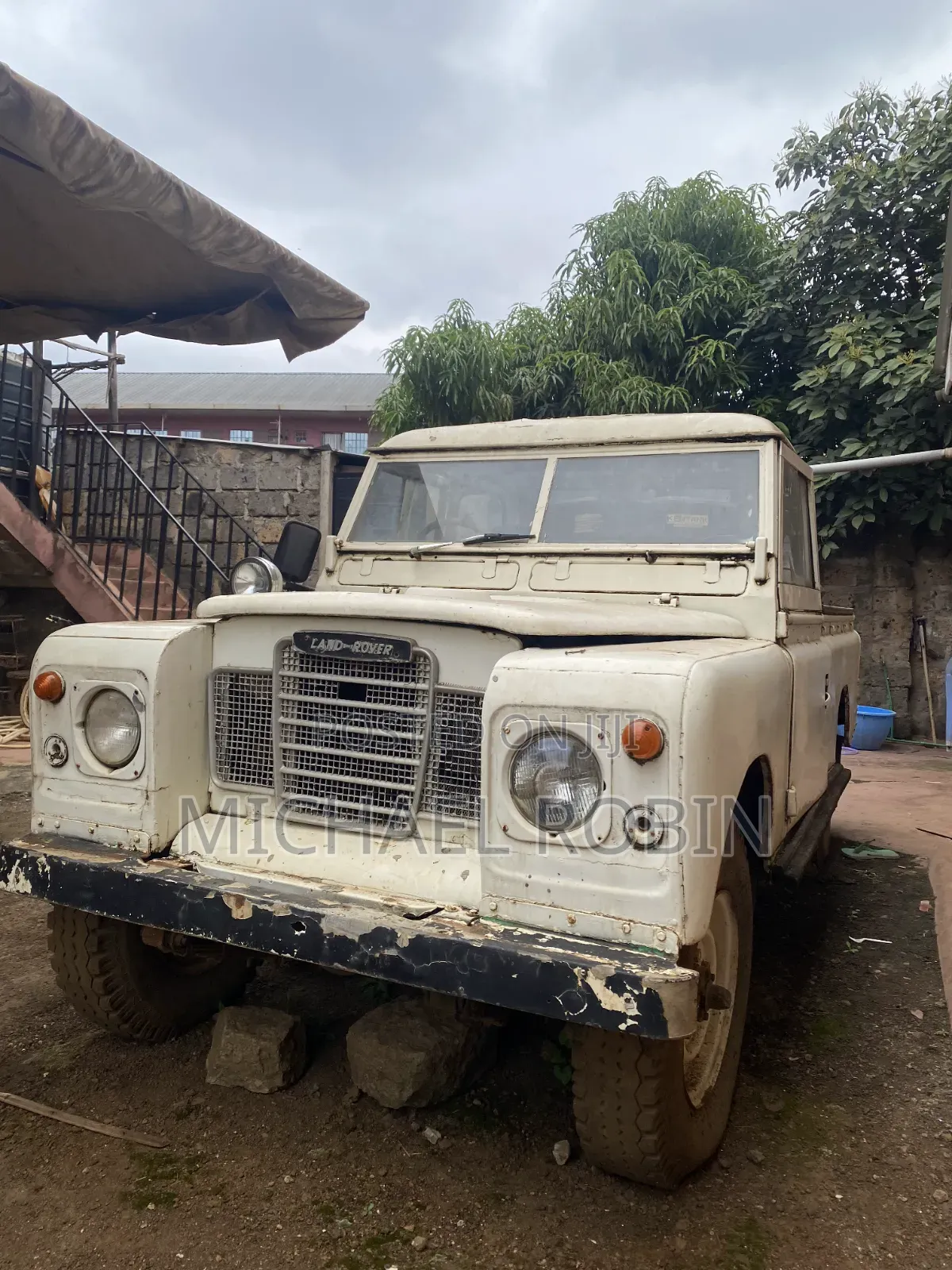 Land Rover Defender 1972 White