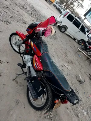 TVS HLX 125 2025 Red