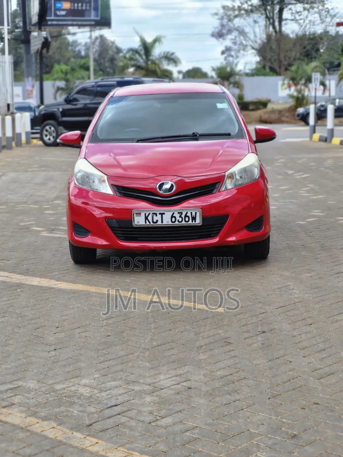 Toyota Vitz 1.3 FWD 5dr 2011 Red