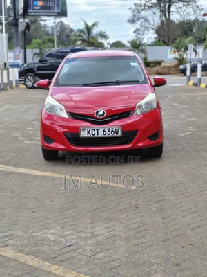 Toyota Vitz 1.3 FWD 5dr 2011 Red