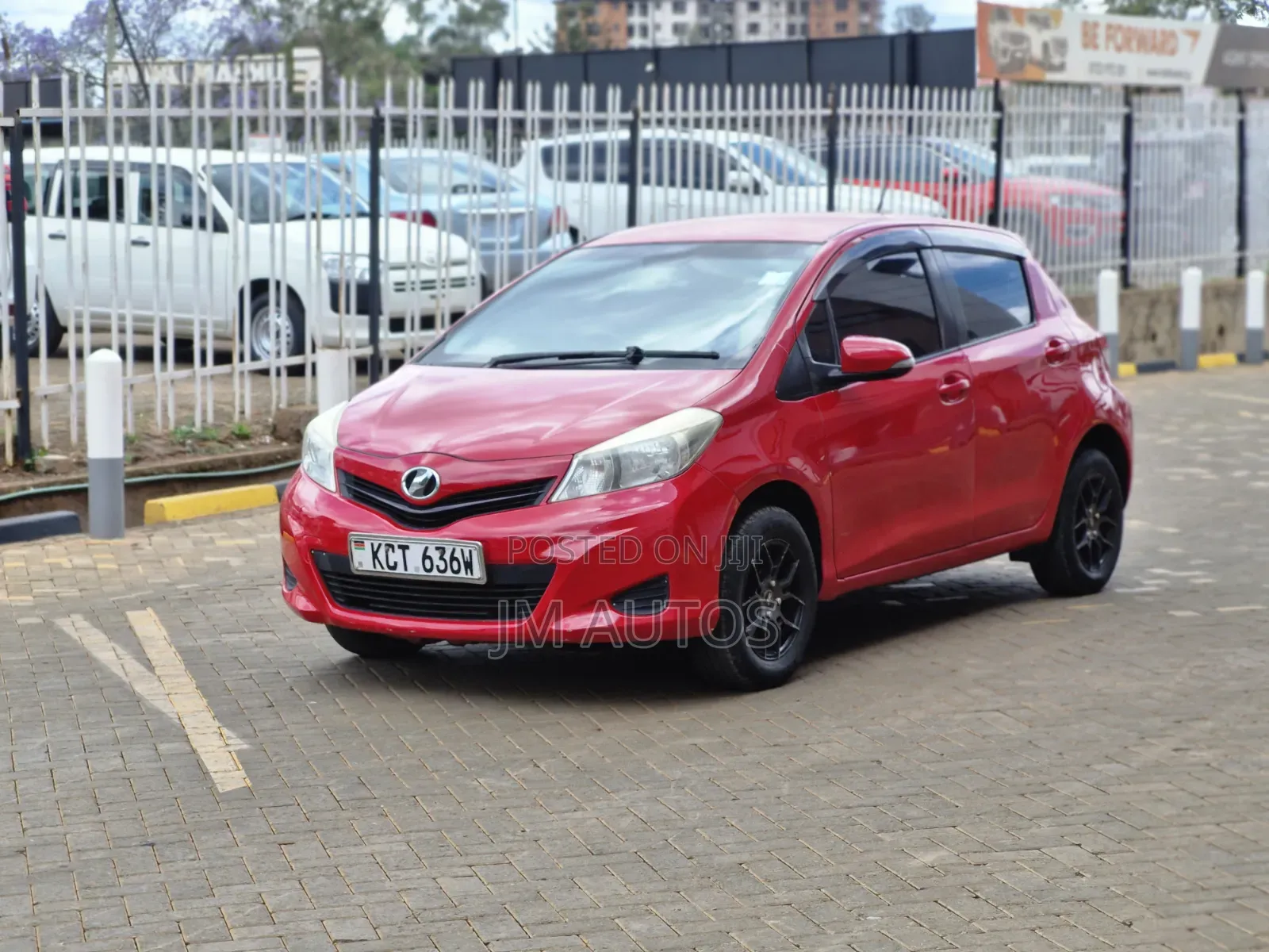 Toyota Vitz 1.3 FWD 5dr 2011 Red