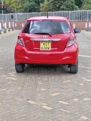 Toyota Vitz 1.3 FWD 5dr 2011 Red