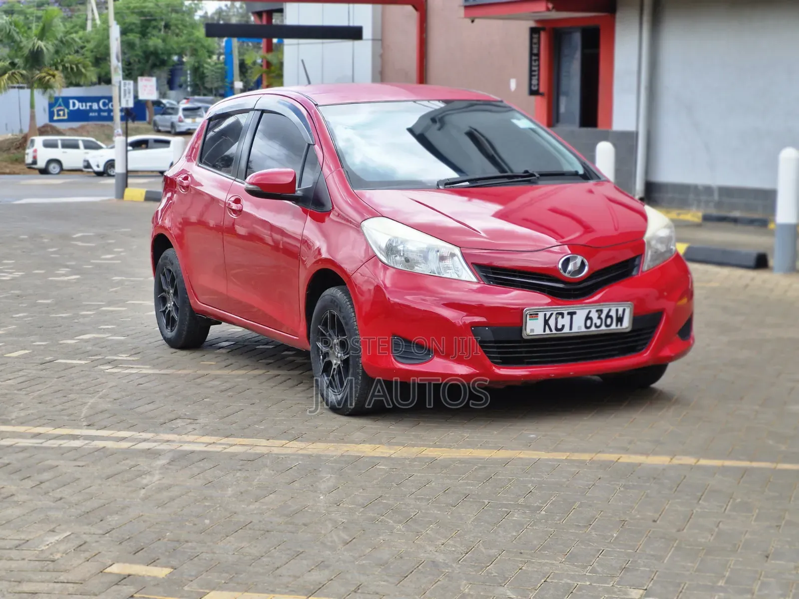 Toyota Vitz 1.3 FWD 5dr 2011 Red