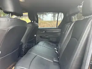 Toyota Hilux 2019 Black