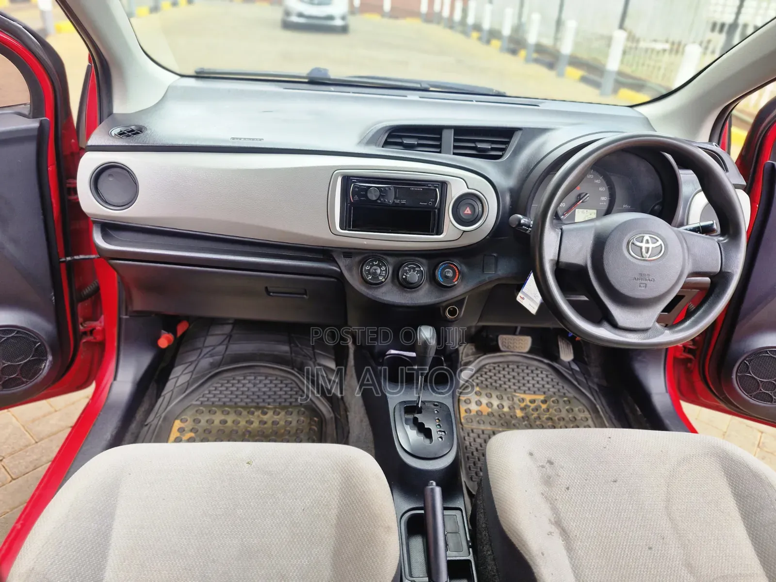 Toyota Vitz 1.3 FWD 5dr 2011 Red