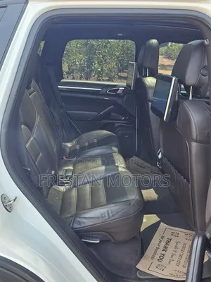 Porsche Cayenne 2015 White