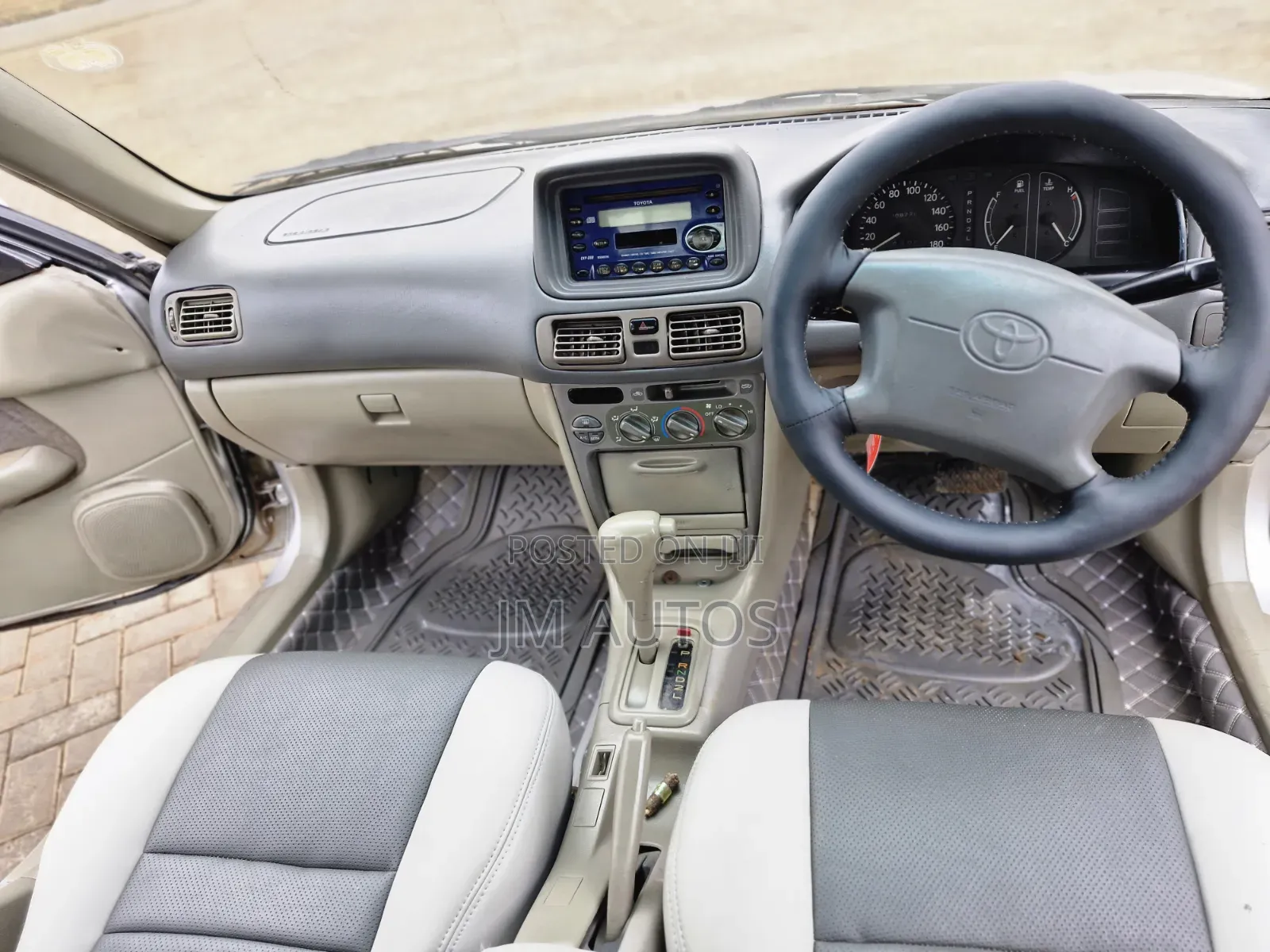 Toyota Corolla Sedan Automatic 1999 Silver