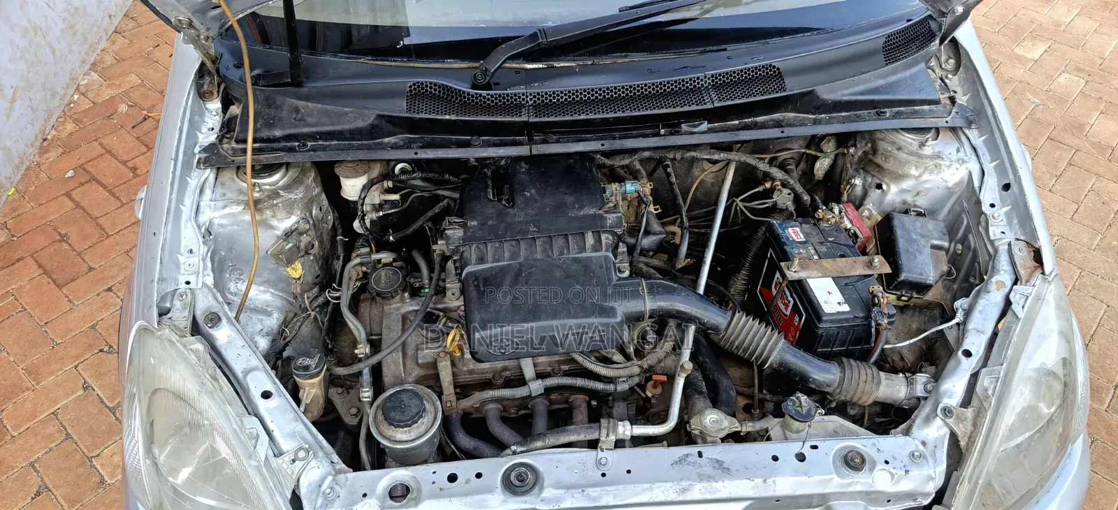 Toyota Vitz 2000 Silver