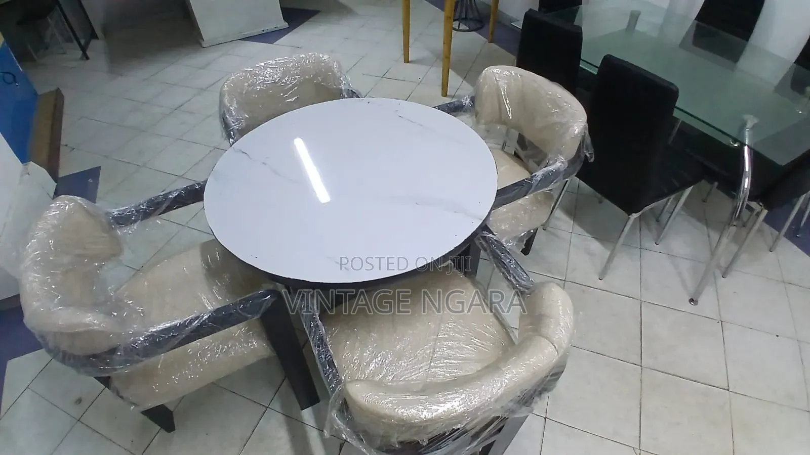 Solid Wood 4 Seater Dinning Set