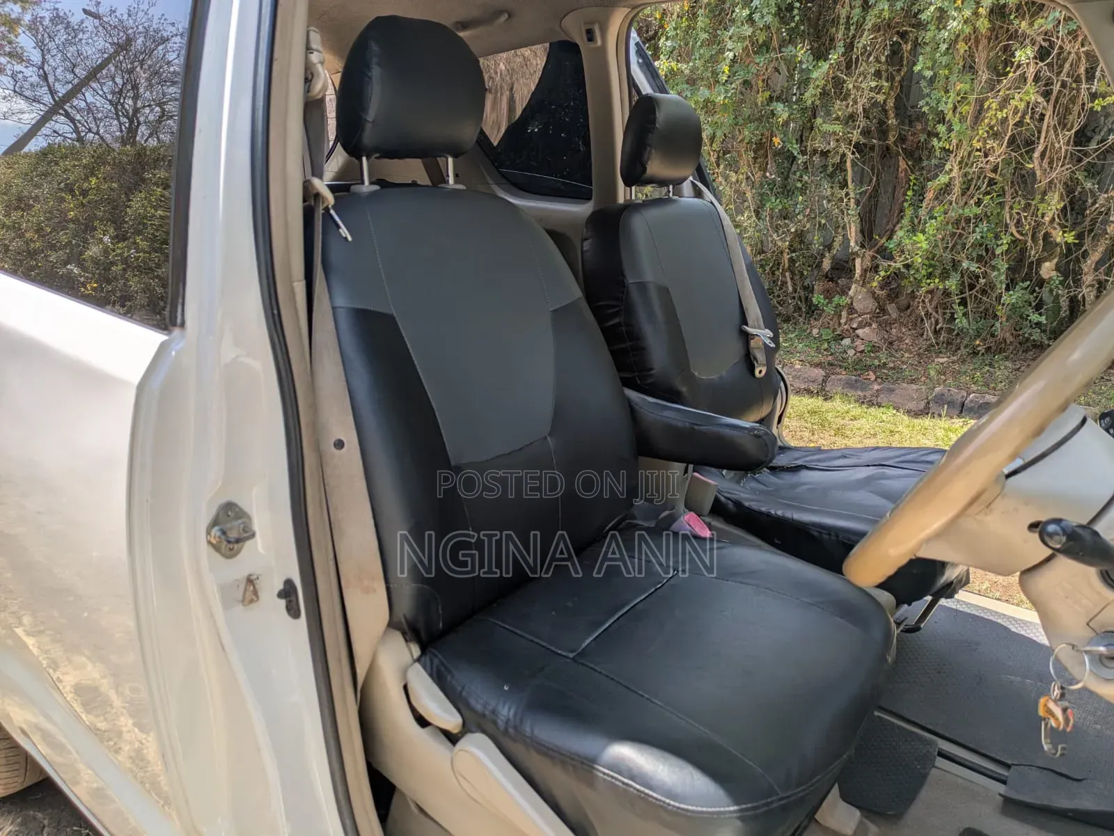 Toyota Porte 2011 White