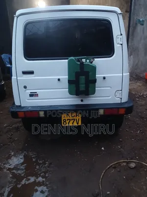 Suzuki Samurai 1996 White
