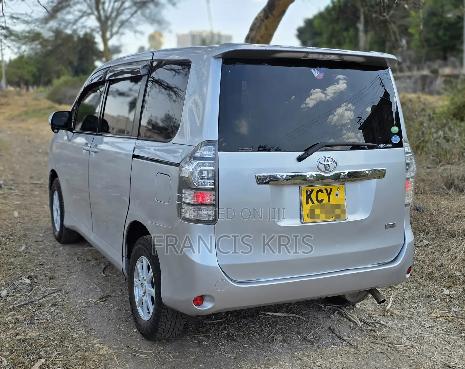 Toyota Voxy 2012 Silver