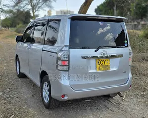 Toyota Voxy 2012 Silver
