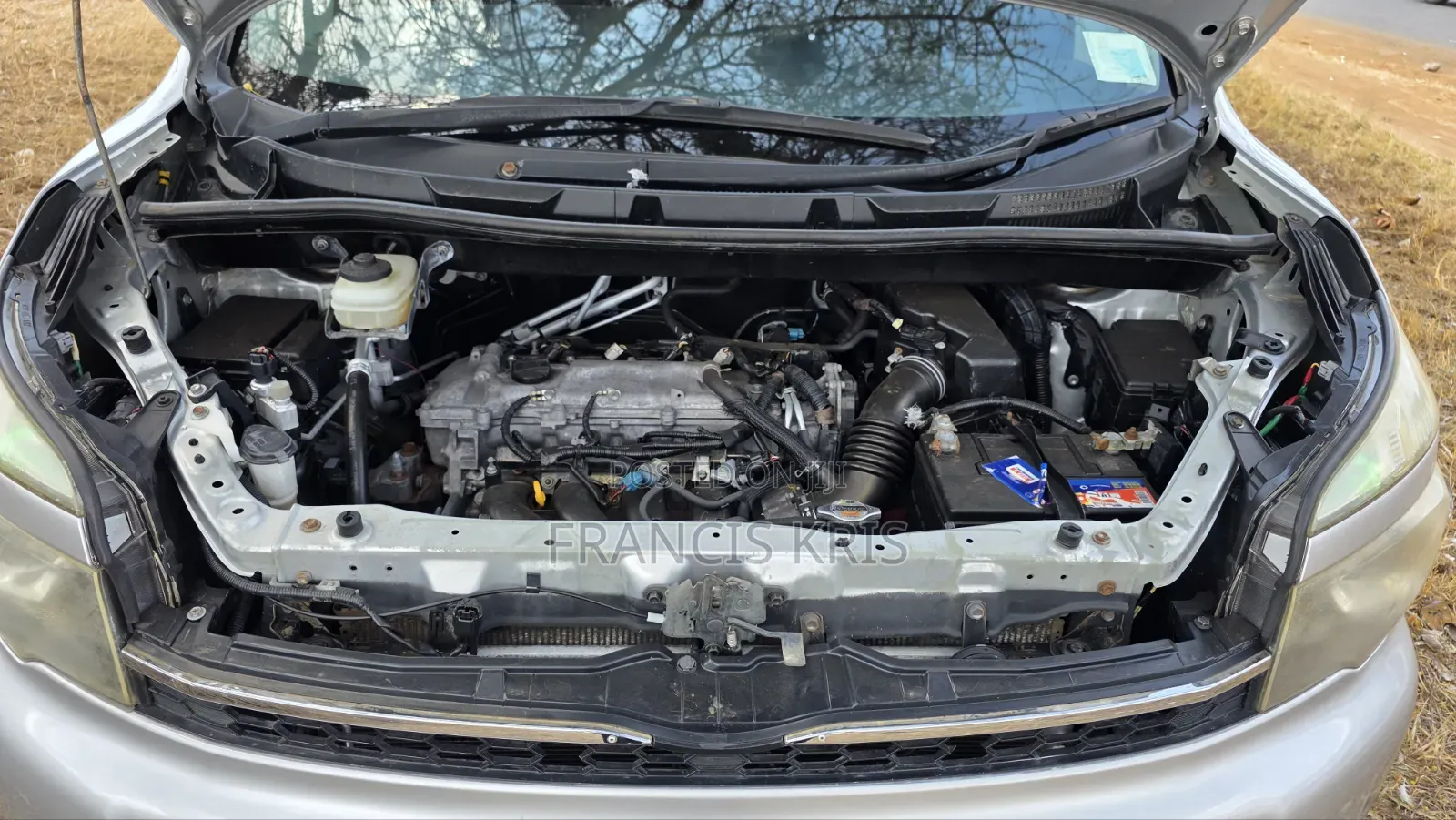 Toyota Voxy 2012 Silver