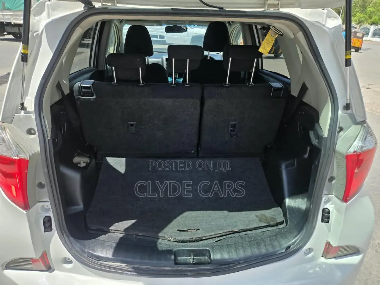 Toyota Ractis 2013 White
