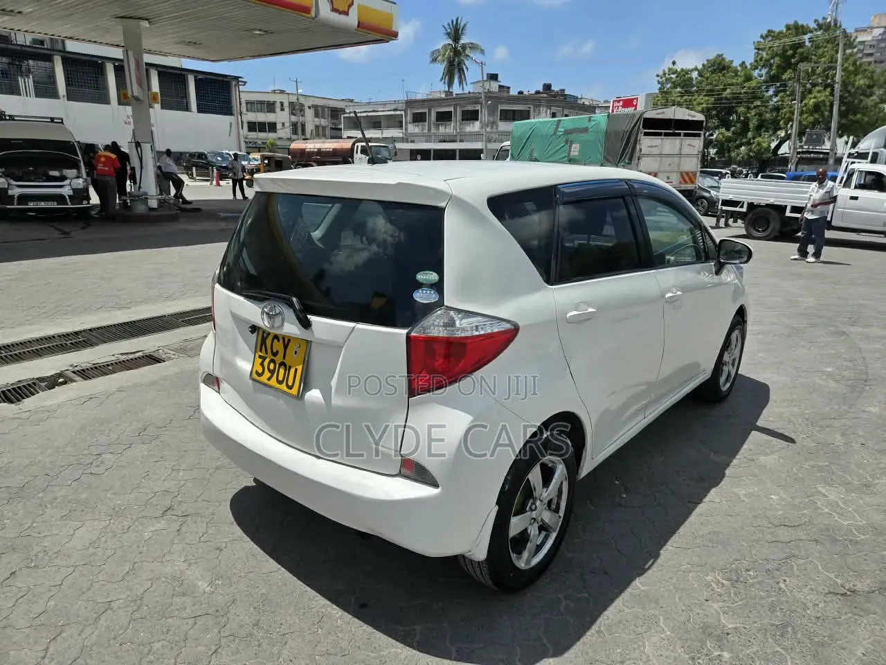 Toyota Ractis 2013 White