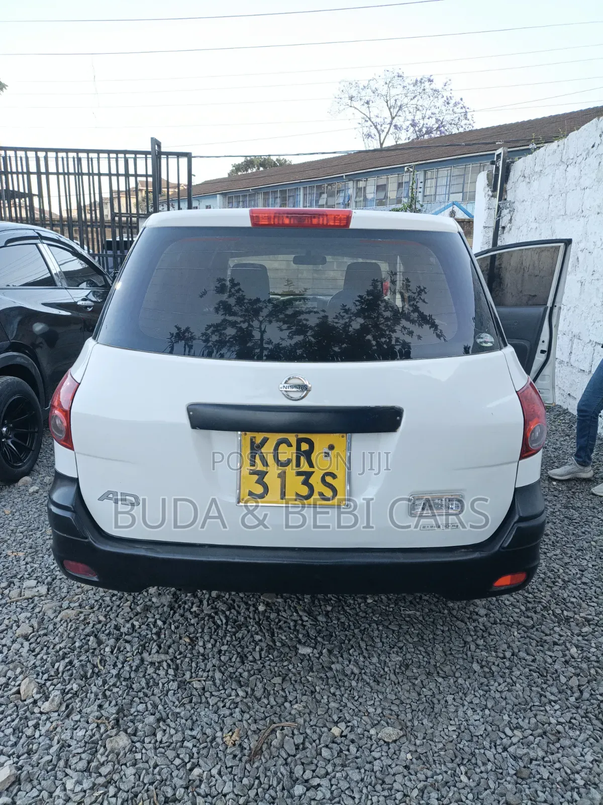 Nissan Advan 2011 White