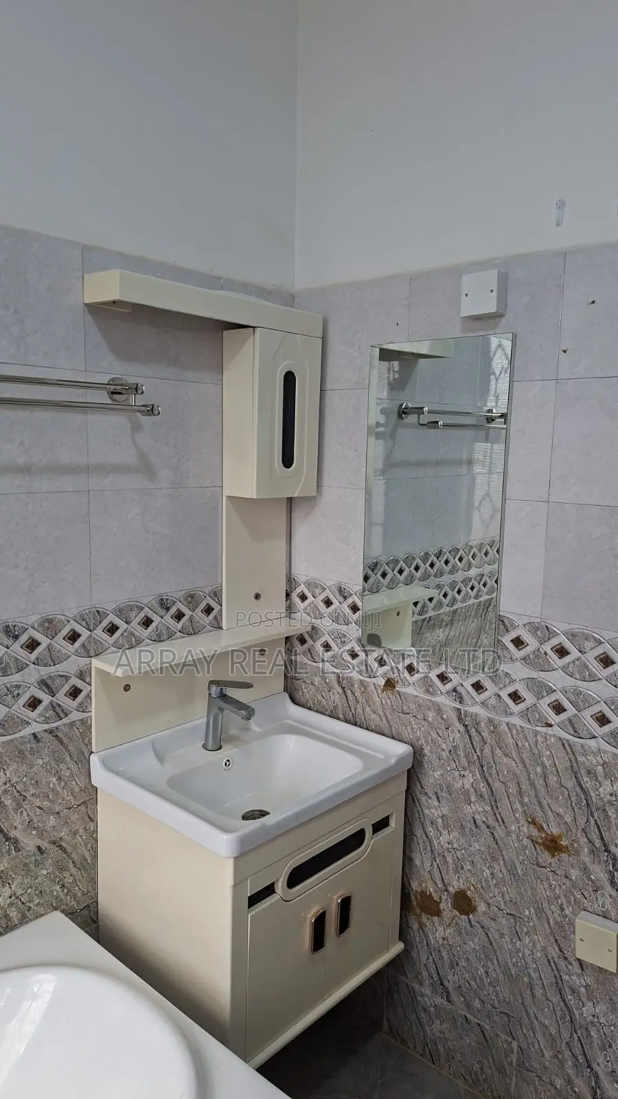 3bdrm House in Karai for sale