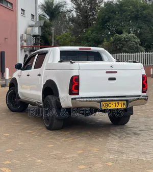 Toyota Hilux 2.5 D-4D Double Cab 2008 White
