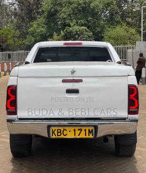 Toyota Hilux 2.5 D-4D Double Cab 2008 White