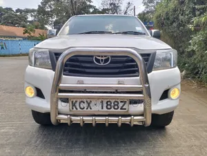 Toyota Hilux 2013 White