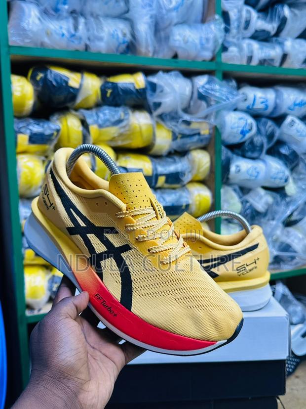 Asics Yogiri S4 - main view