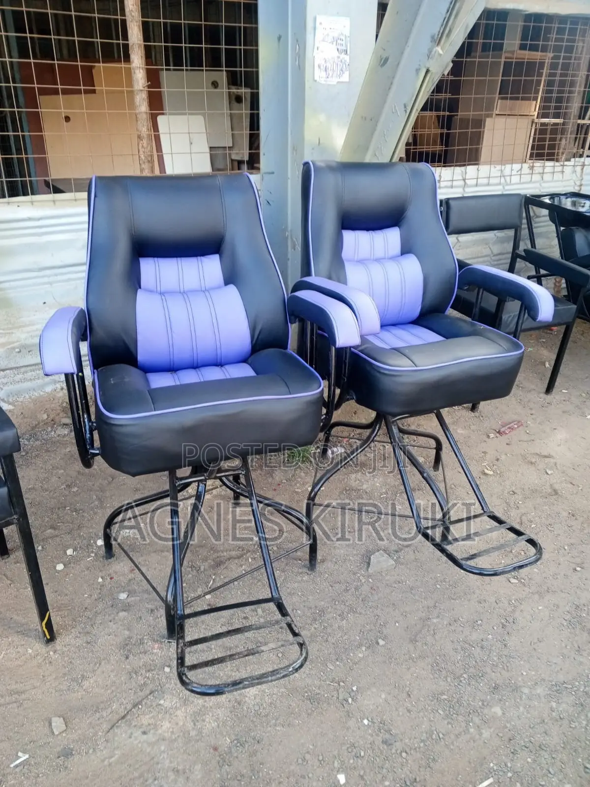 Kinyozi Chair