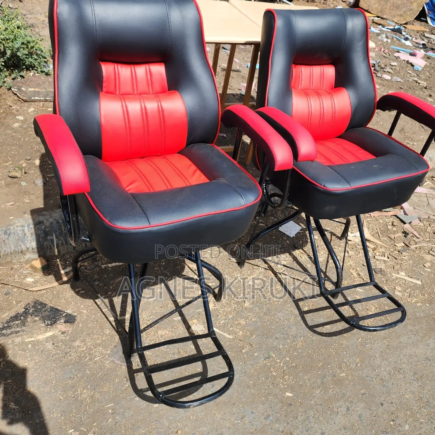 Kinyozi Chair