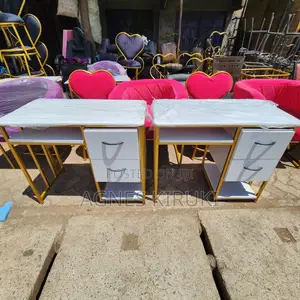 Manicure Table