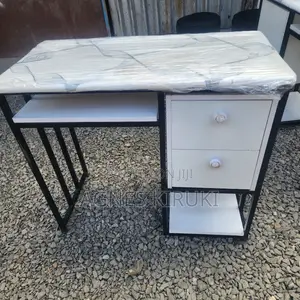 Manicure Table