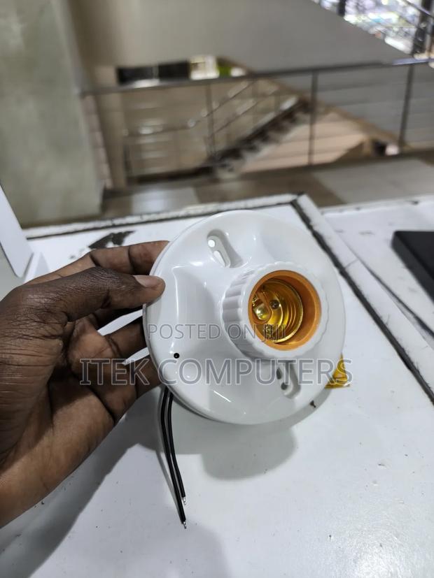 Bulb Holder Camera With Motion Alerts and Remote Monitoring