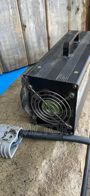 QQE 24V 30A Heavy Duty Battery Charger (QQE720-10CH27)