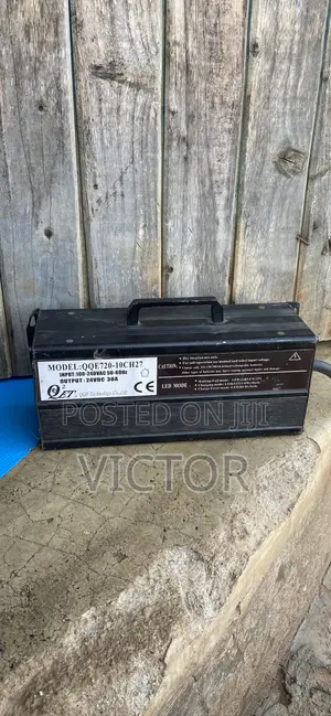 QQE 24V 30A Heavy Duty Battery Charger (QQE720-10CH27)