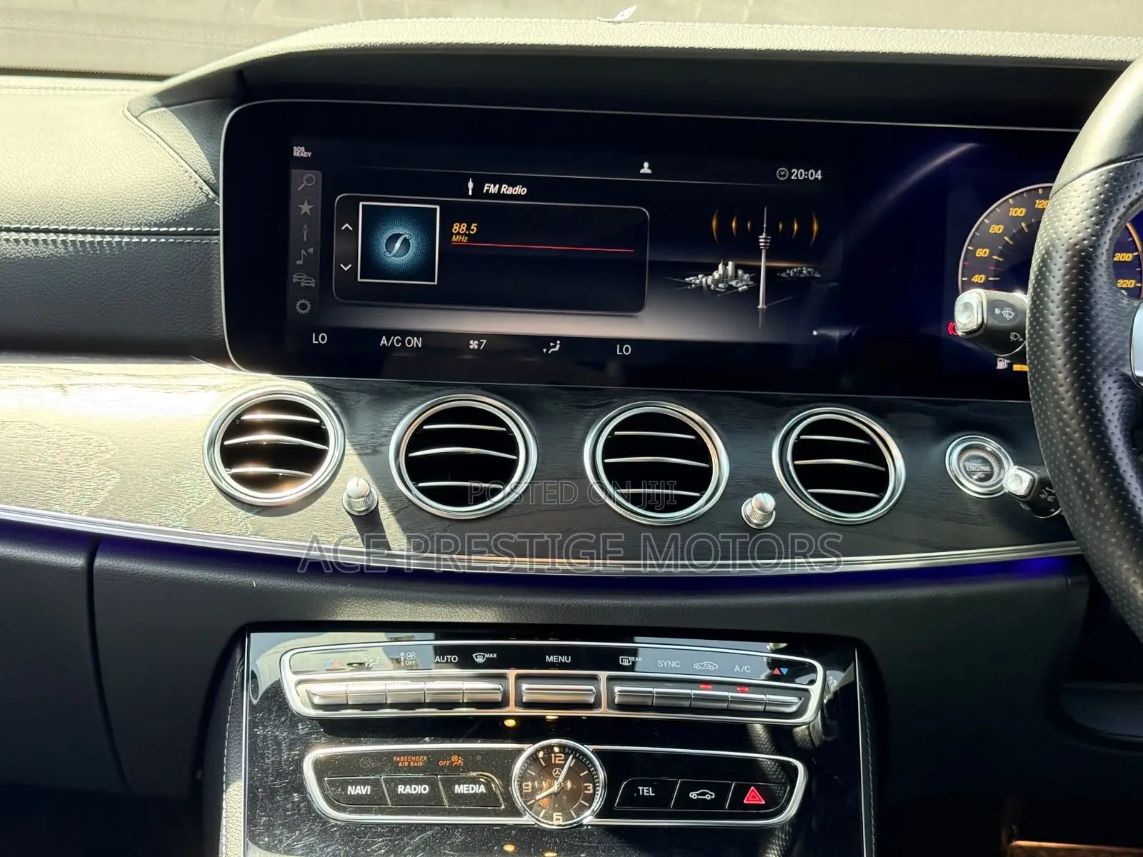 Mercedes-Benz E200 2018 Blue