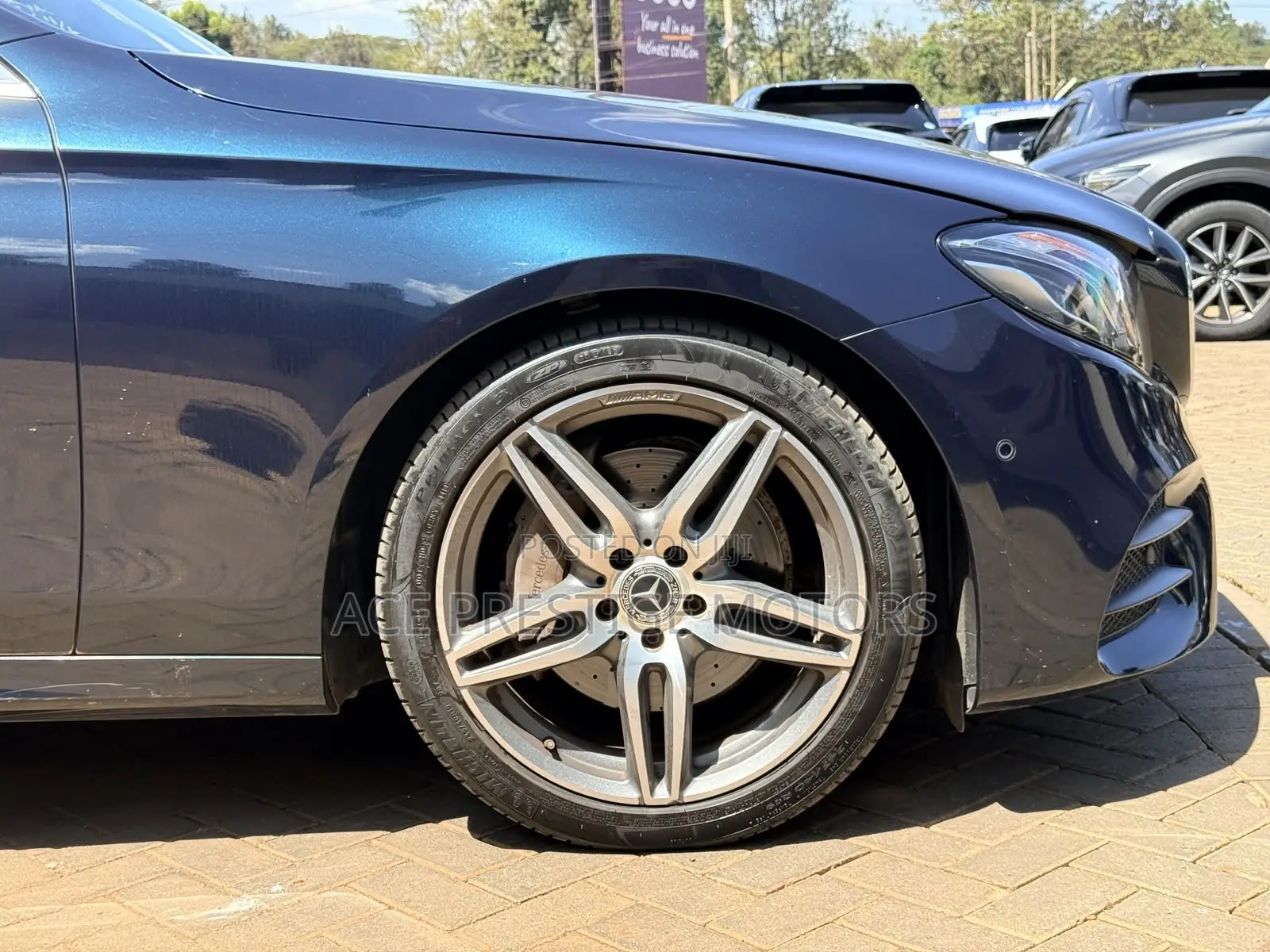 Mercedes-Benz E200 2018 Blue