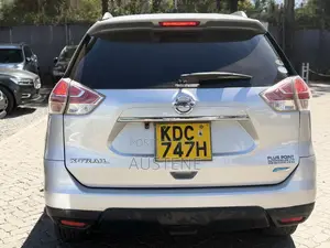 Nissan X-Trail 2015 Silver