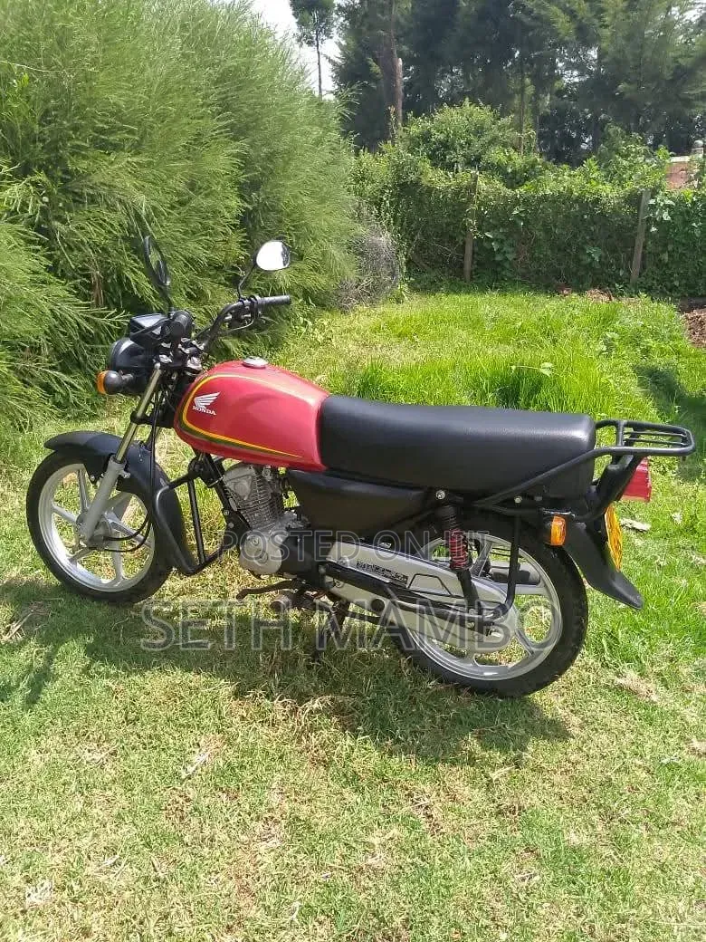 Honda CB 2025 Red